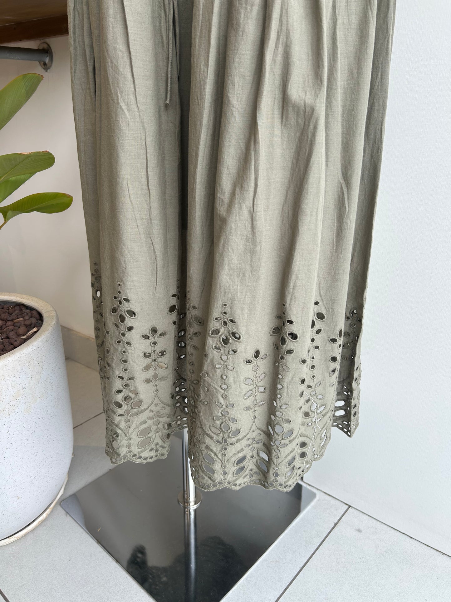 Skirt-Cutwork