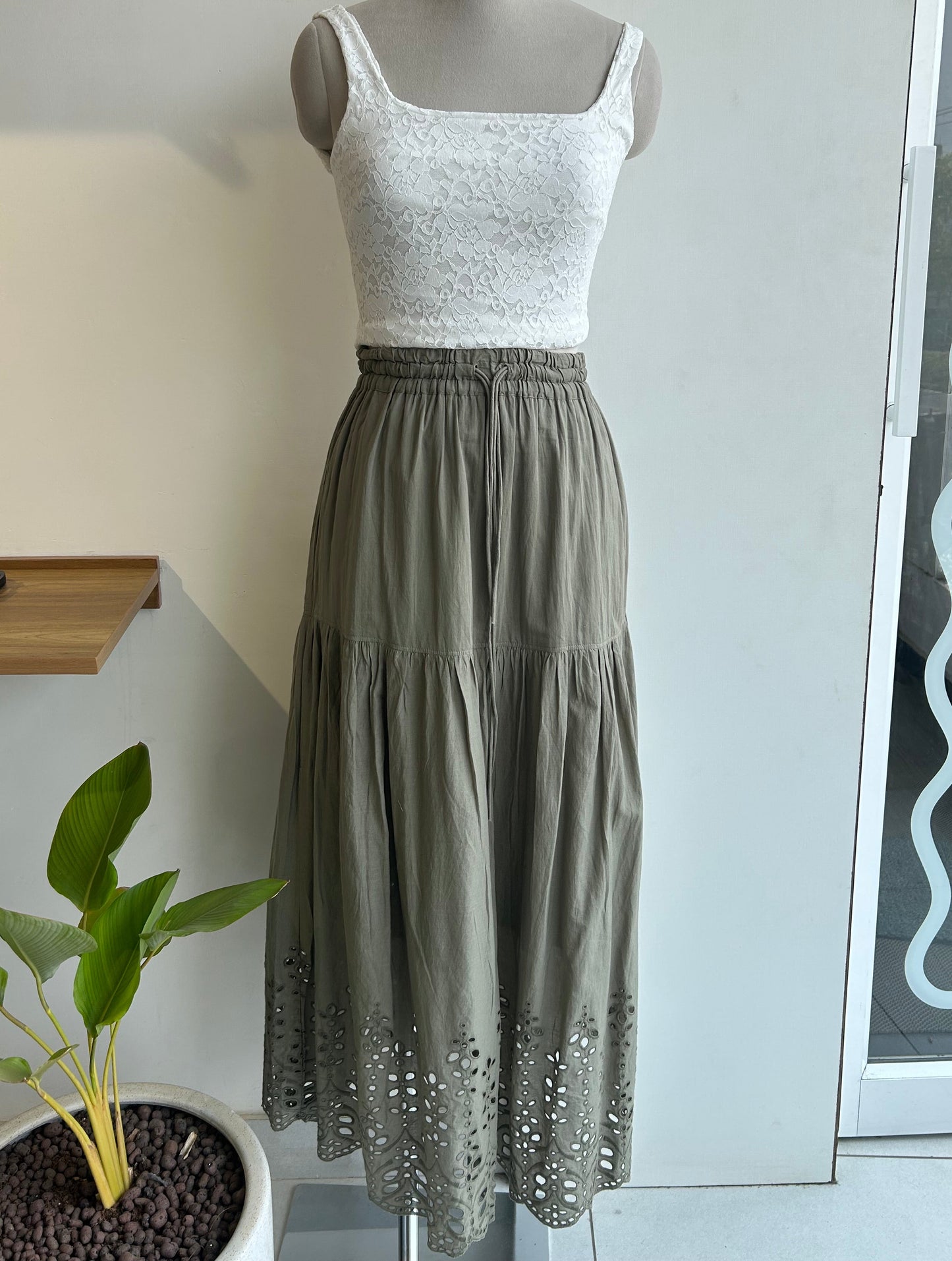 Skirt-Cutwork