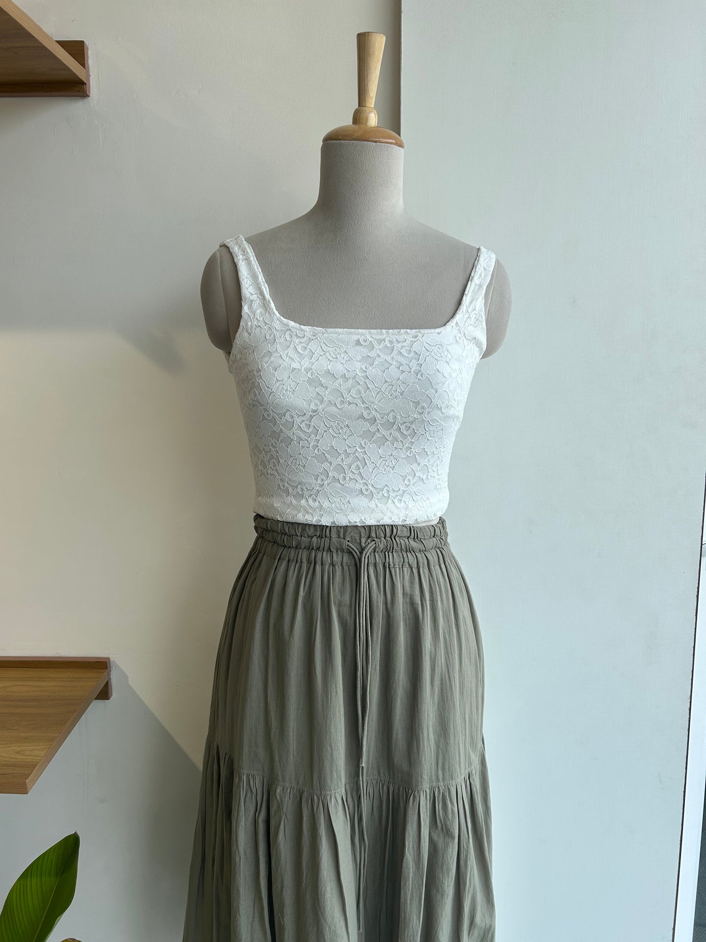 Skirt-Cutwork